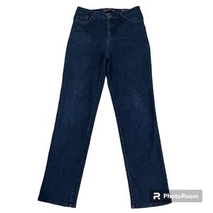 Gloria Vanderbilt size 8 women’s blue jean Amanda jeans